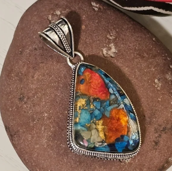 Spiny Oyster Turquoise 2" Pendant - Brings luck, peace and protection - Picture 3 of 4